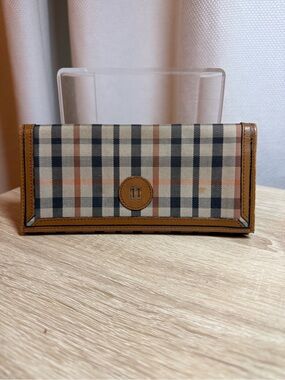 daks England Plaid Pattern checkbook Wallet with Tan Trim